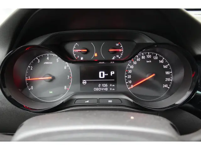 Opel Crossland X 1.2 Turbo 120 Jaar Edition 2019 Benzine 23
