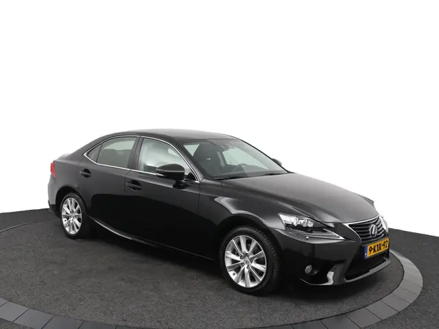 Lexus IS 300h 25th Edition 2013 Hybride Benzine 14