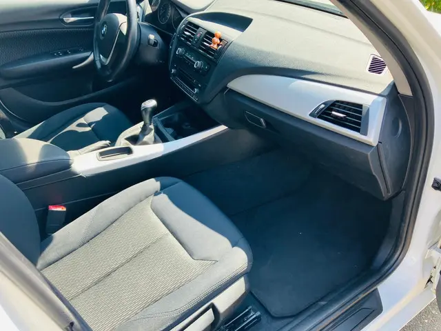 BMW 1 Serie 114i EDE Sport 2013 Benzine 10