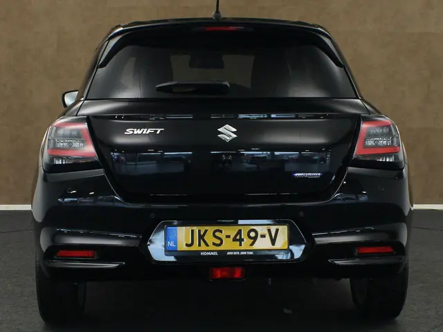 Suzuki Swift 1.2 Style Smart Hybrid 2025 Benzine 9