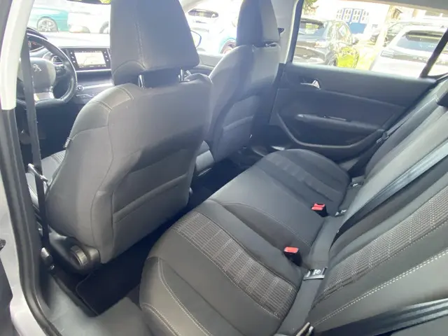 Peugeot 308 1.2T 130pk Tech Edition 2018 Benzine 11