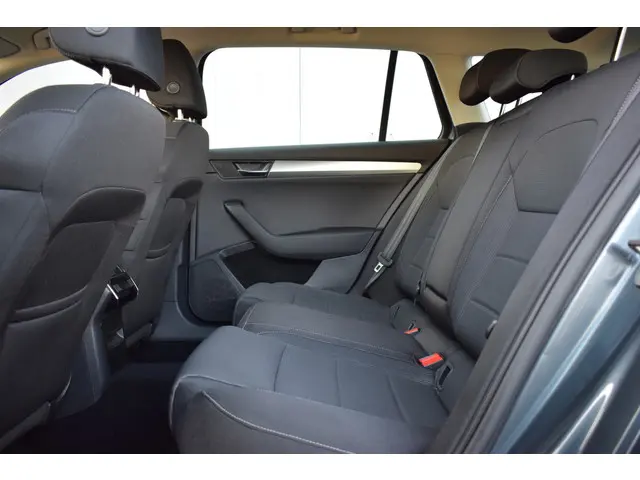 Škoda Superb Combi 1.4 TSi Ambition 2017 Benzine 8