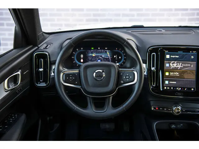 Volvo XC40 2.0 B4 Plus Dark 2024 Benzine 3