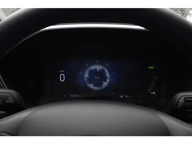 Ford Kuga 2.5 FHEV Titanium 2023 Hybride Benzine 47