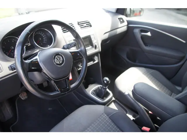 Volkswagen Polo 1.0 Trendline 2014 Benzine 8