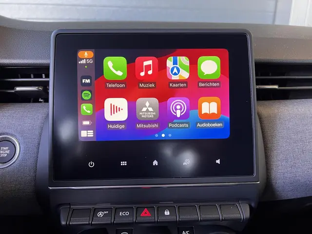 Mitsubishi Colt 1.0T Intense 2024 Benzine 15