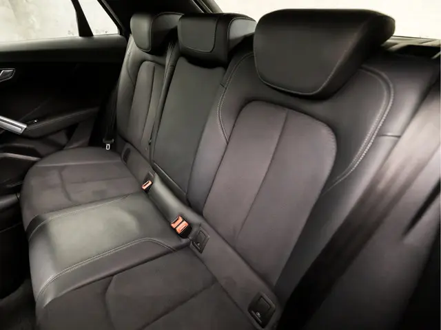Audi Q2 35 TFSI S-Line Sport 2020 Benzine 17