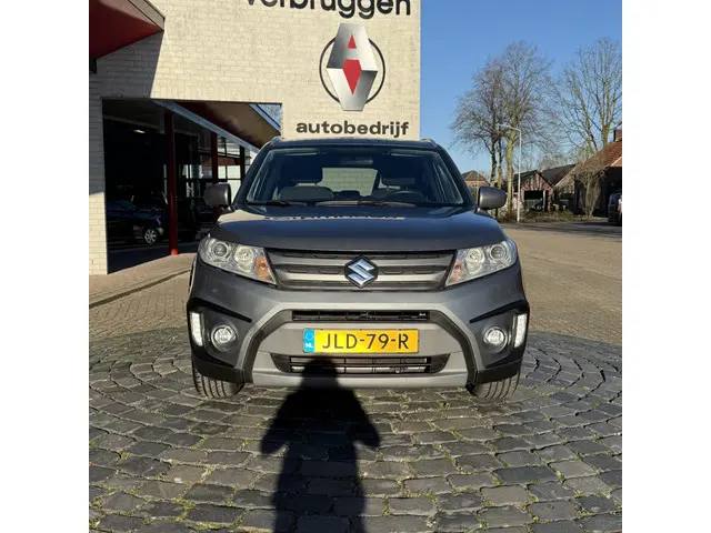 Suzuki Vitara 1.6 Exclusive 2015 Benzine 26