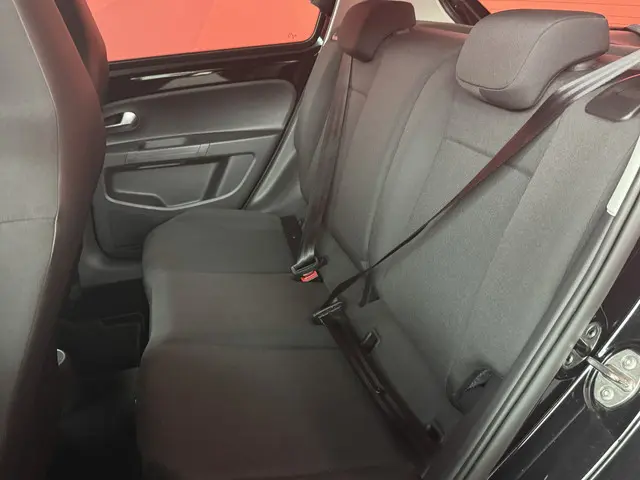 Volkswagen up! 1.0 2021 Benzine 8