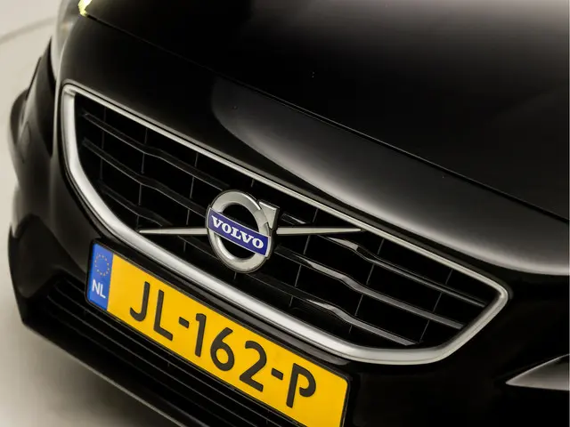 Volvo V40 2.0 D2 R-Design 2016 Diesel 28