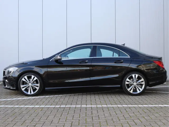Mercedes-Benz CLA 200 Prestige 2013 Benzine 15