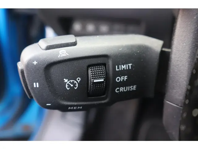 Peugeot 2008 1.2 PureTech GT 2021 Benzine 25