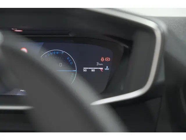 Peugeot 2008 Hybrid 145 e-DCS6 GT 2025 Hybride Benzine 41