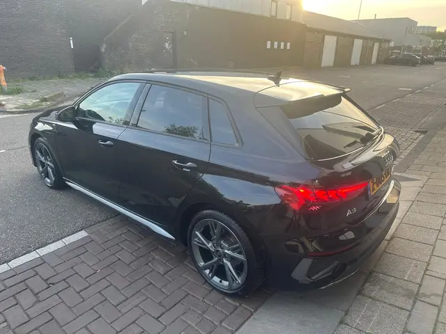 Audi A3 SPORTBACK 30 TFSI S edition 2024 Hybride Benzine 6