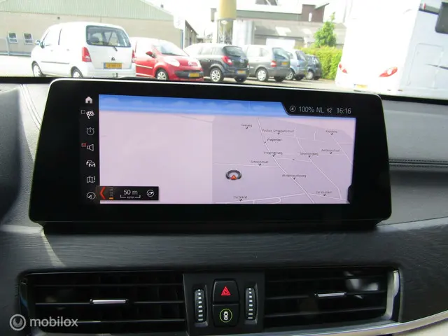 BMW X1 sDrive20i Business Edition Plus 2021 Benzine 11
