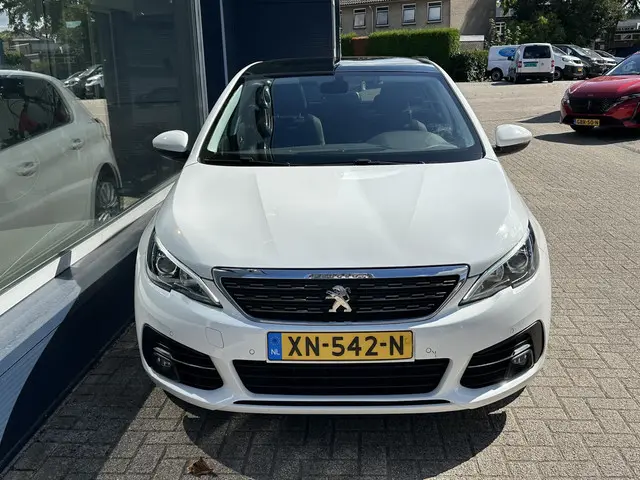 Peugeot 308 1.2 Turbo 130PK Allure Automaat 2018 Benzine 4
