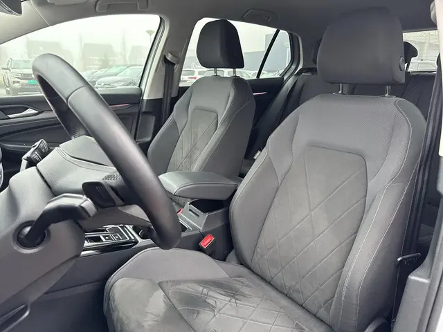 Volkswagen Golf 1.4 eHybrid Style 2022 Hybride Benzine 11