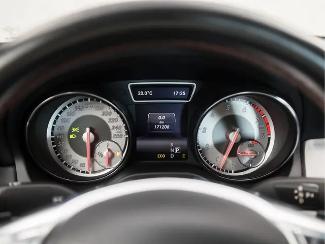 Mercedes-Benz CLA 180 AMG Edition 1 2014 Benzine 20