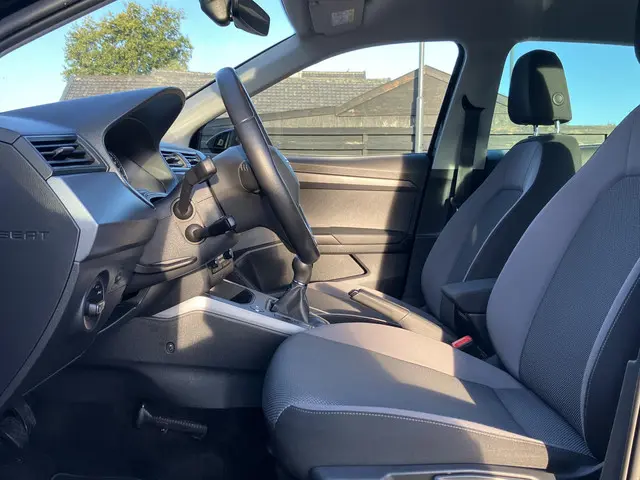 SEAT Arona 1.0 TSI Style Business Intense 2021 Benzine 5