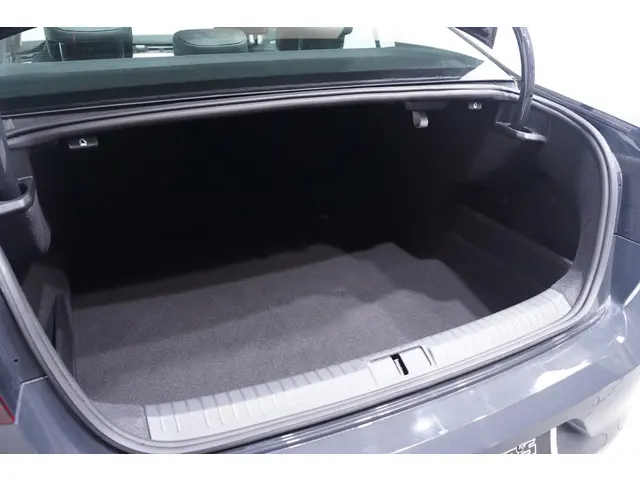 Volkswagen Passat 1.5 TSI Elegance 2020 Benzine 16