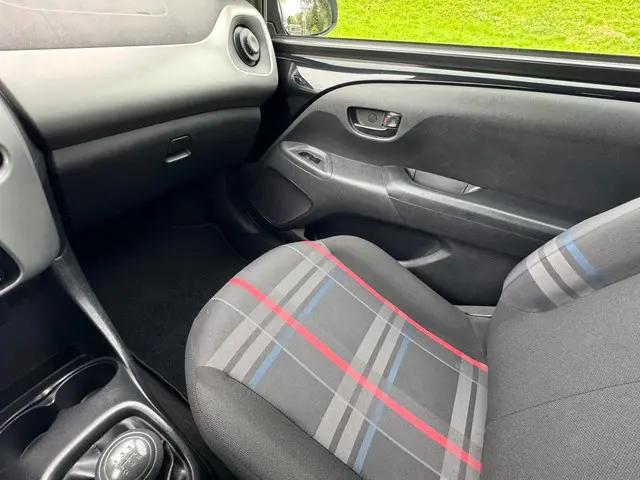 Peugeot 108 1.0 VTi Active Airco 2015 Benzine 13