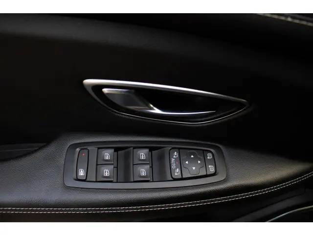 Renault Scénic TCe 130 Bose 2017 Benzine 8