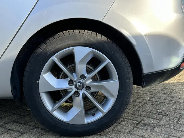 Renault Clio Estate 0.9 TCe Zen 2017 Benzine 7