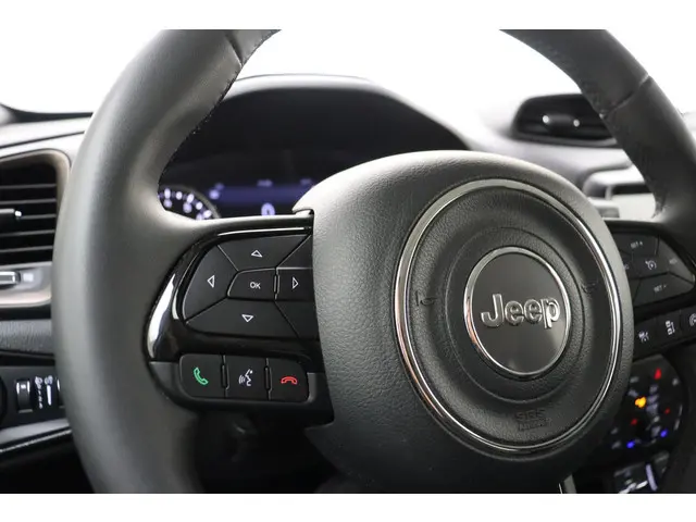 Jeep Renegade 1.5T e-Hybrid Upland 2022 Benzine 36