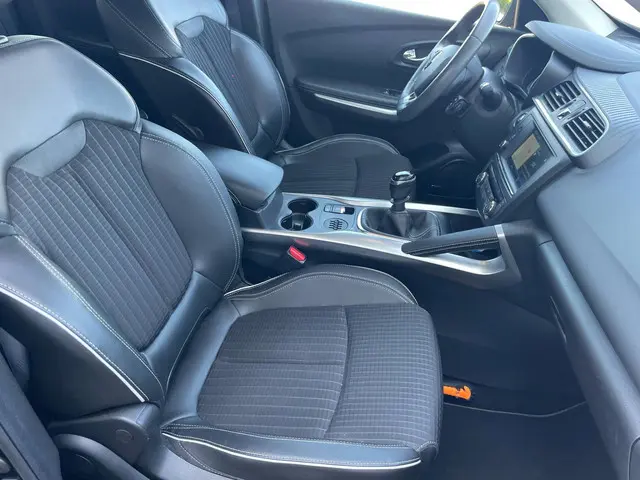 Renault Kadjar 1.2 TCe Bose / navigatie 2015 Benzine 10
