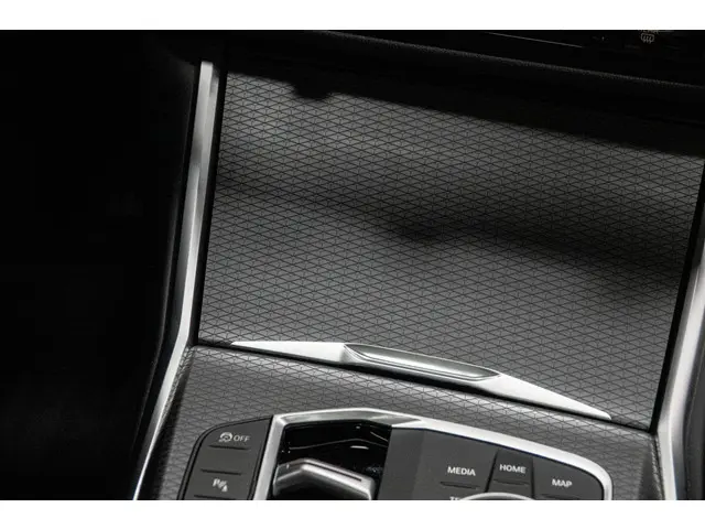 BMW 3 Serie 330e 2024 Hybride Benzine 38