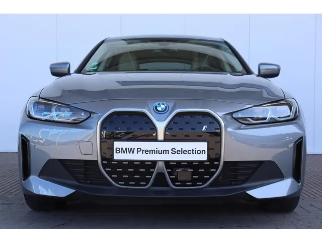 BMW i4 2