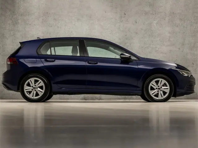 Volkswagen Golf 1.0 eTSI Sport 2022 Benzine 4