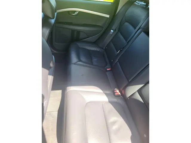 Volvo V70 1.6 T4 Nordic+ navi trekhaak 17"LMV 2014 Benzine 24