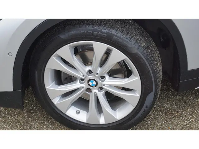 BMW X1 sDrive18i 140pk High Executive 2019 Benzine 51