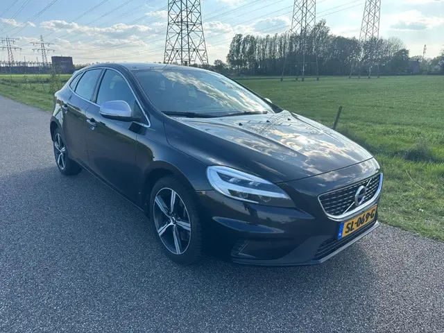 Volvo V40 3