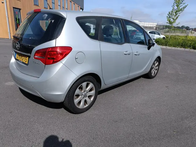 Opel Meriva 1.4 Turbo Berlin 2013 Benzine 3