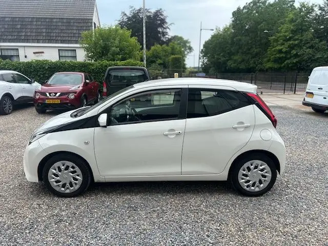 Toyota Aygo 1.0 VVT-i x-play 2020 Benzine 10