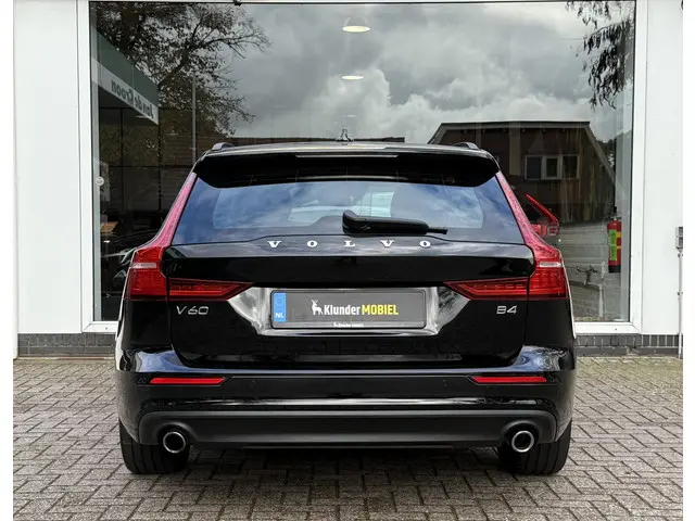 Volvo V60 2.0 B4 Momentum Bus. 2022 Benzine 17