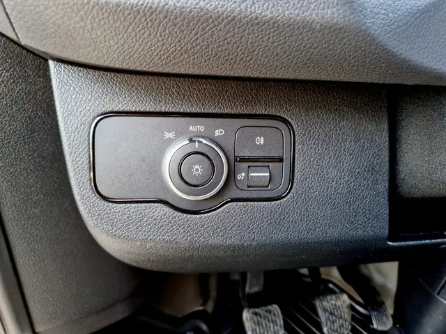 Mercedes-Benz Sprinter 211 1.9 CDI L2 H2 2022 Diesel 18