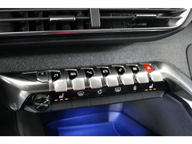 Peugeot 3008 1.2 PureTech GT Line 130 PK. 2017 Benzine 28