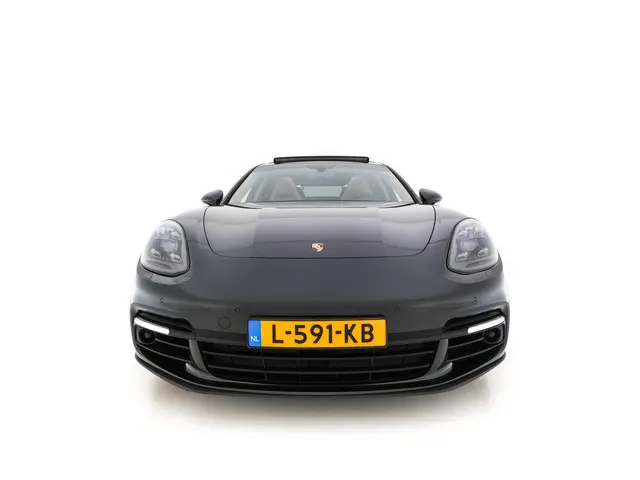 Porsche Panamera 3.0 4 2017 Benzine 2