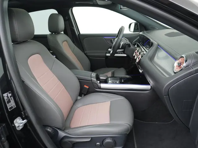Mercedes-Benz EQA 250 67 kWh 2023 Elektrisch 44