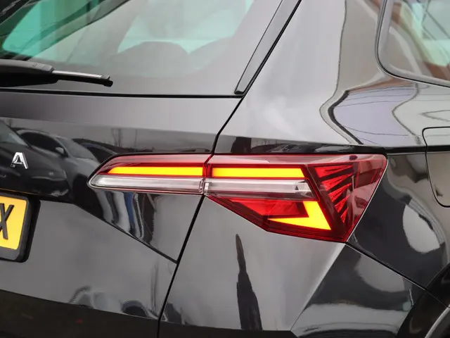 Škoda Karoq 1.0 TSI Ambition | Top Staat!! 2023 Benzine 23