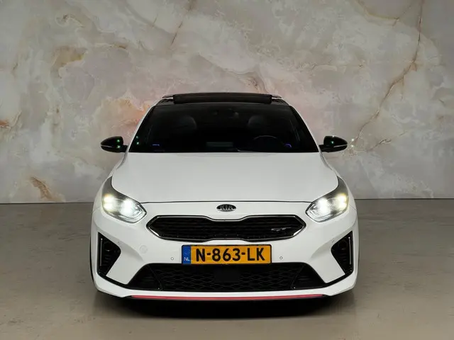 Kia ProCeed 3