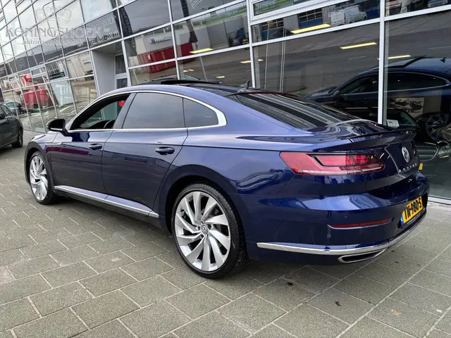 Volkswagen Arteon 2.0 TSI R Line 2018 Benzine 8