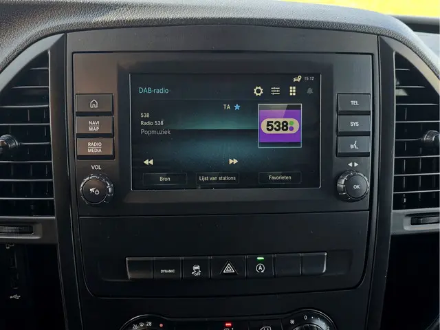 Mercedes-Benz Vito 116 CDI L2 H1 2024 Diesel 26