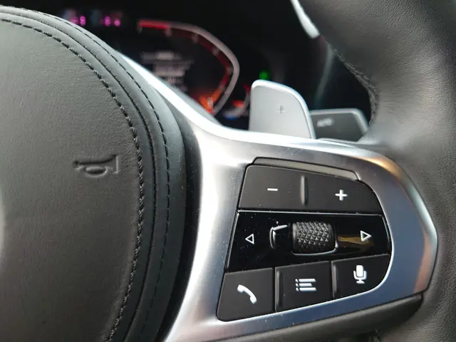 BMW 3 Serie 330i High Executive 2019 Benzine 22