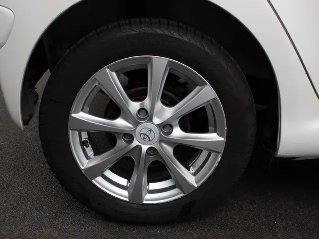 Toyota Aygo 1.0 VVT-i Aspiration Automaat 2013 Benzine 3