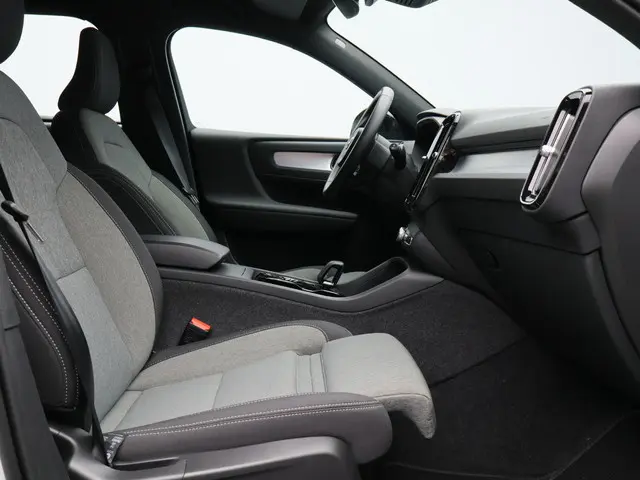 Volvo XC40 2.0 B4 Plus Dark 2024 Benzine 9