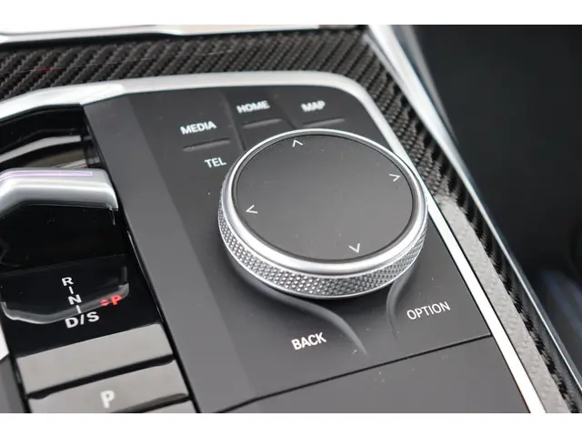 BMW 3 Serie 330e xDrive 2025 Hybride Benzine 29